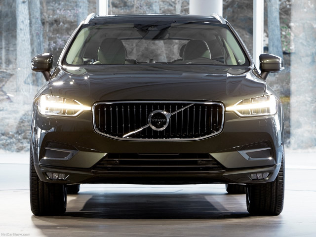 Volvo XC60 фото