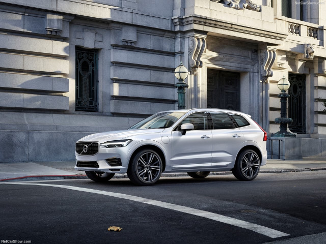 Volvo XC60 фото