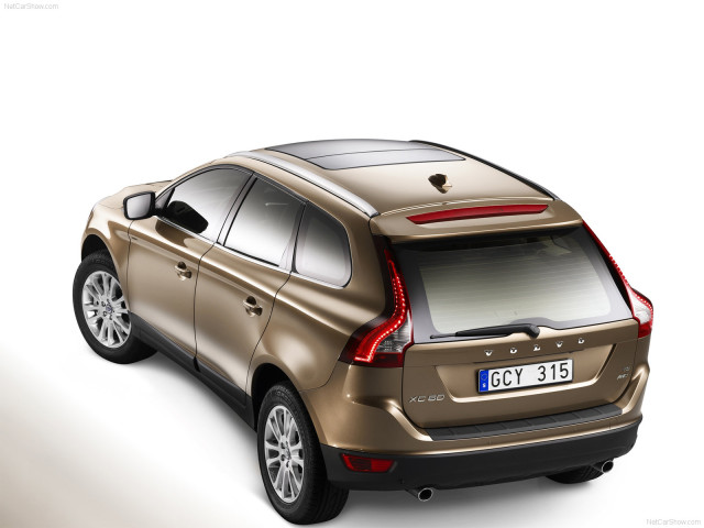 Volvo XC60 фото