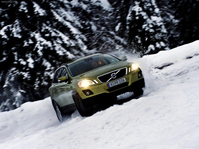 Volvo XC60 фото