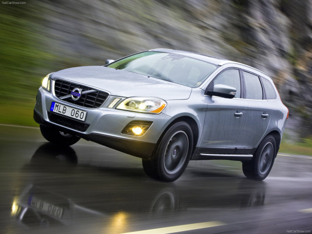 Volvo XC60 фото