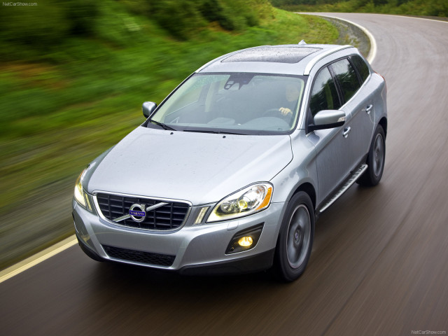 Volvo XC60 фото