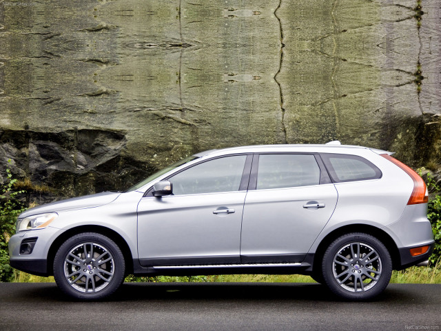 Volvo XC60 фото