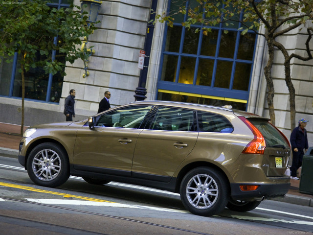 Volvo XC60 фото