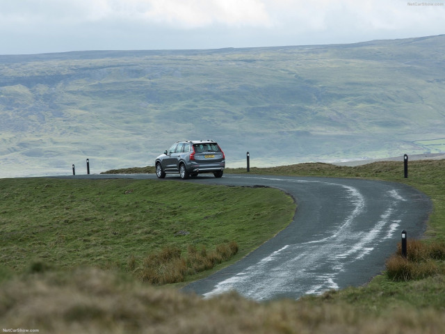 Volvo XC90 UK-Version фото