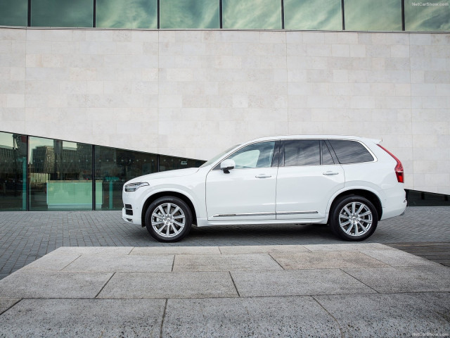 Volvo XC90 UK-Version фото