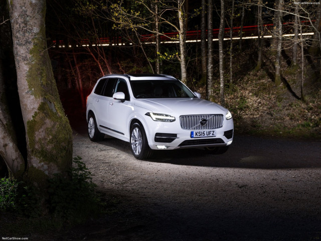 Volvo XC90 UK-Version фото