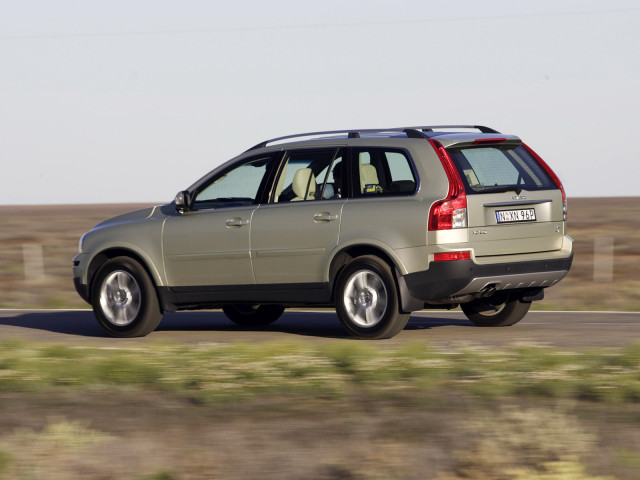 Volvo XC90 фото