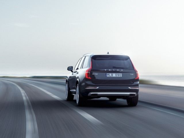 Volvo XC90 фото