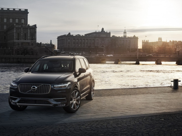 Volvo XC90 фото