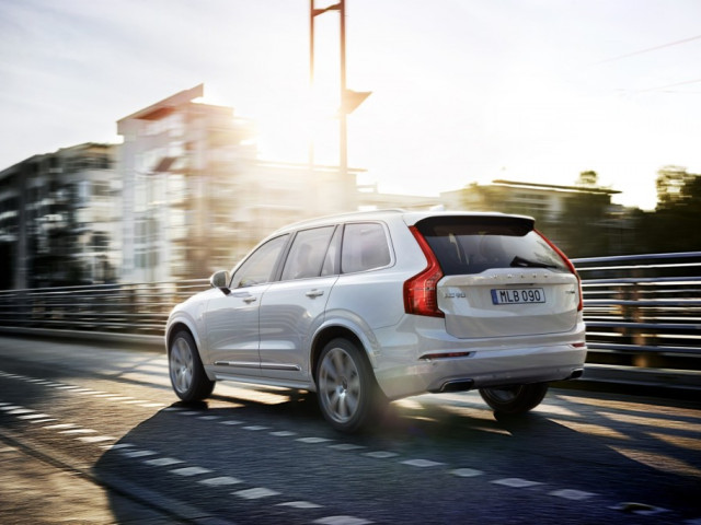 Volvo XC90 фото