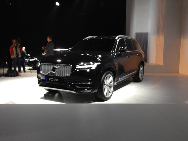 Volvo XC90 фото