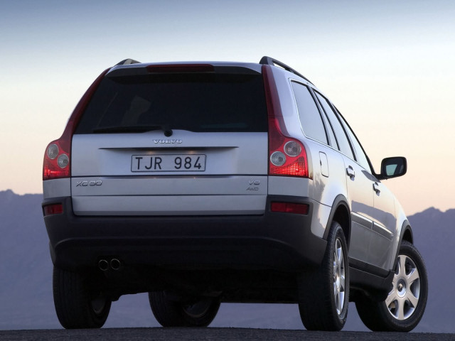 Volvo XC90 фото