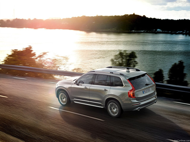 Volvo XC90 фото