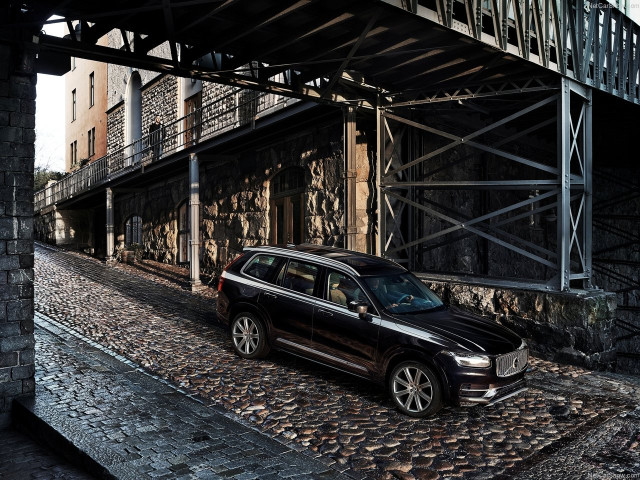 Volvo XC90 фото