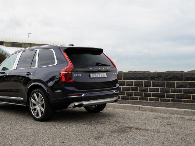 Volvo XC90 фото