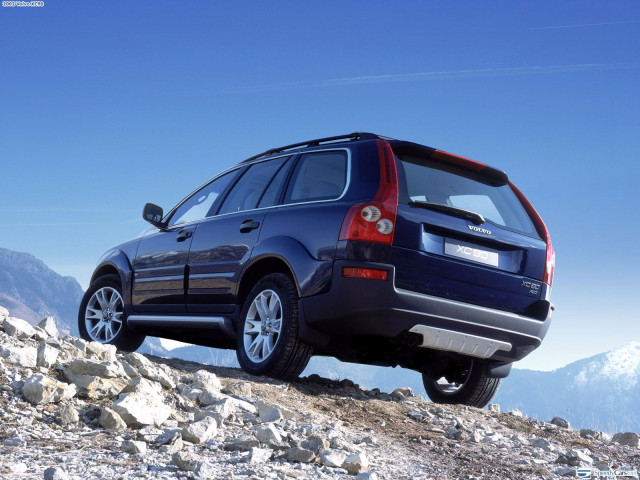 Volvo XC90 фото