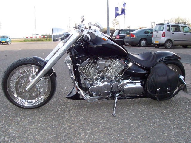 Yamaha XVS1100 фото