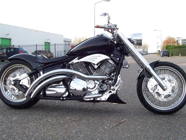 Yamaha XVS1100 фото