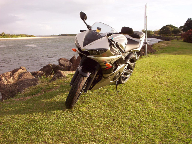 Yamaha YZF-R6 фото