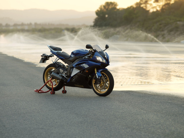 Yamaha YZF-R6 фото