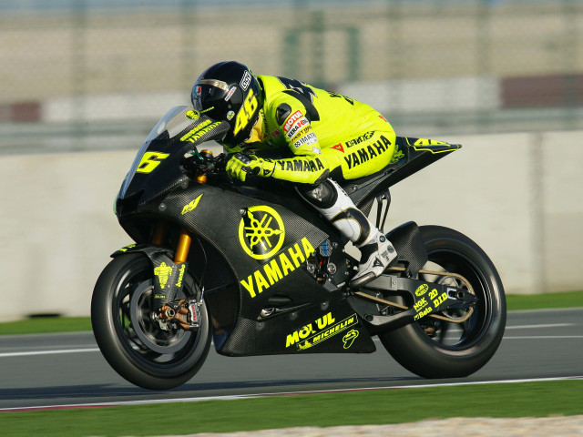 Yamaha YZR-M1 фото