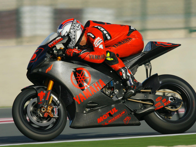 Yamaha YZR-M1 фото
