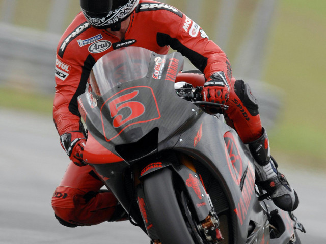 Yamaha YZR-M1 фото