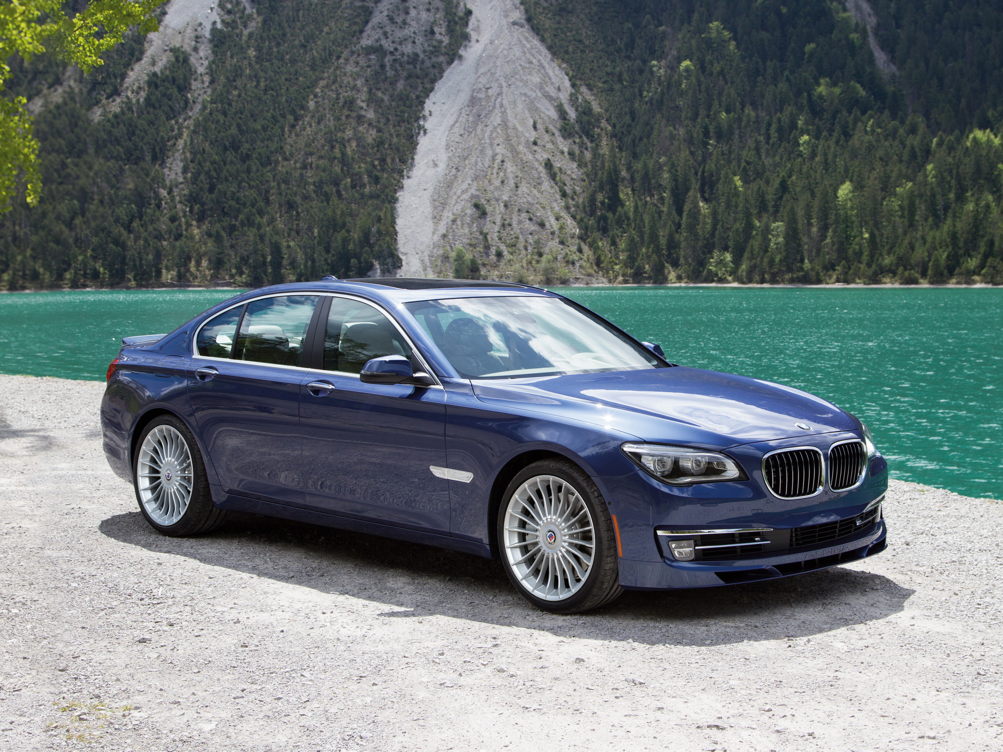 BMW Alpina b7 зеленая