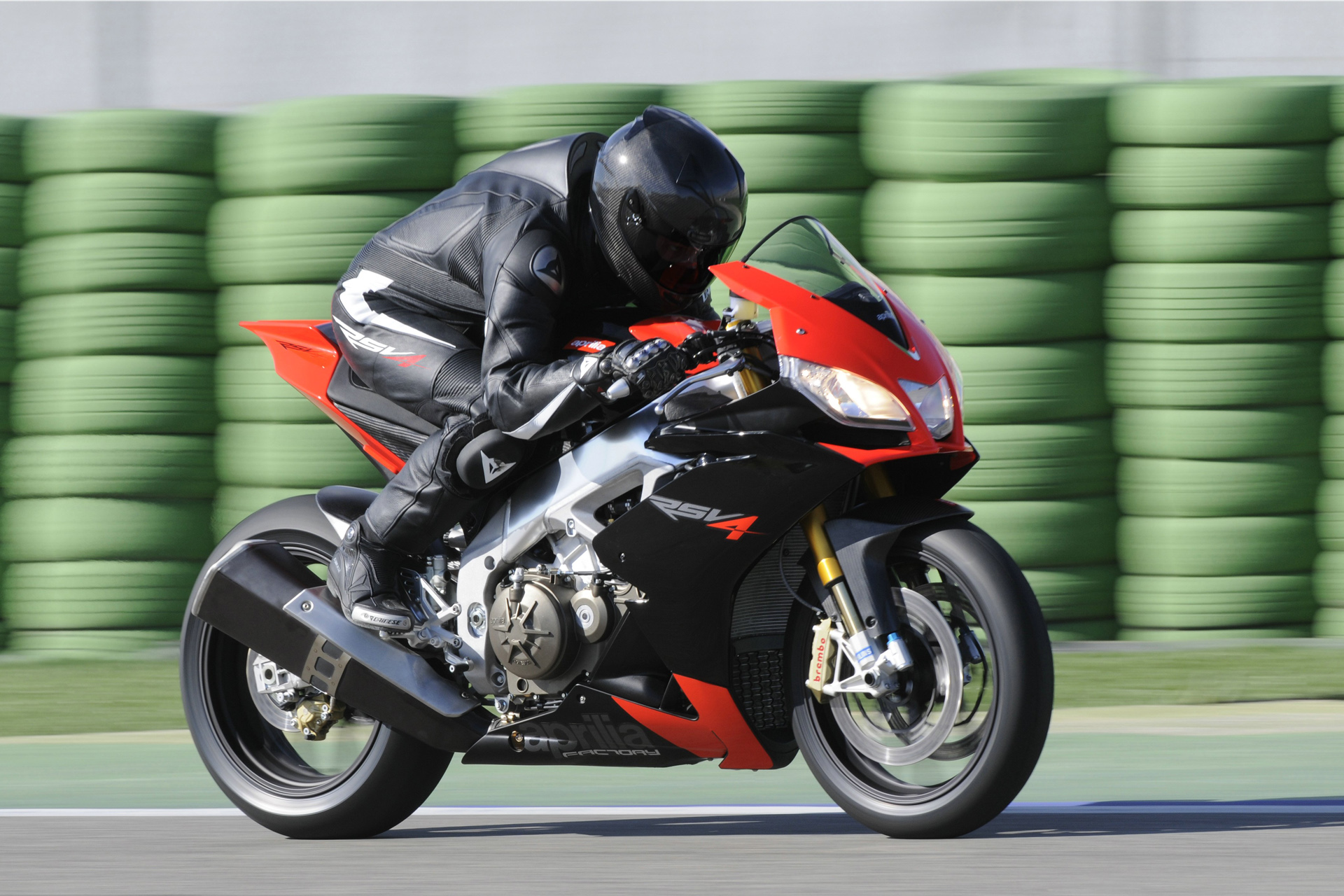 Aprilia rsv4 Factory