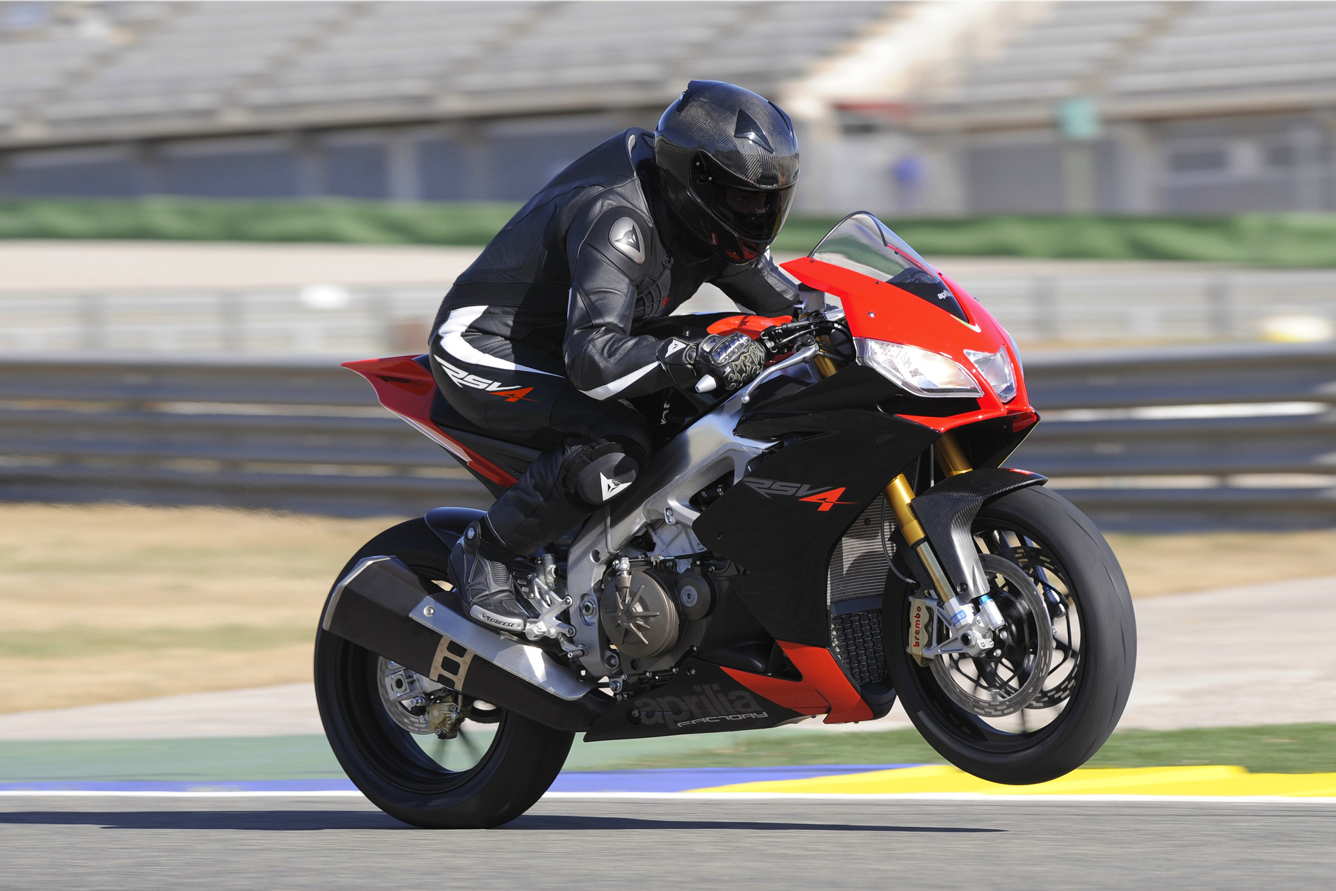 Aprilia rsv4 2010 Factory