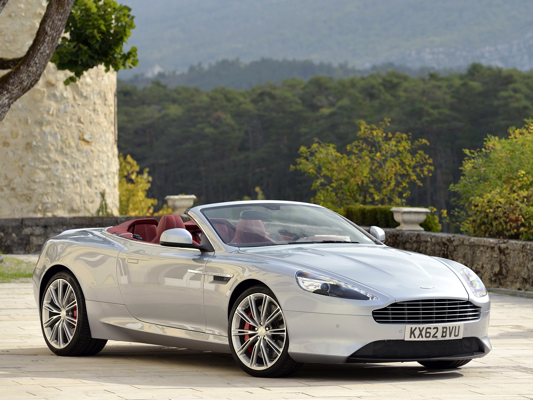 Aston Martin db9 2014