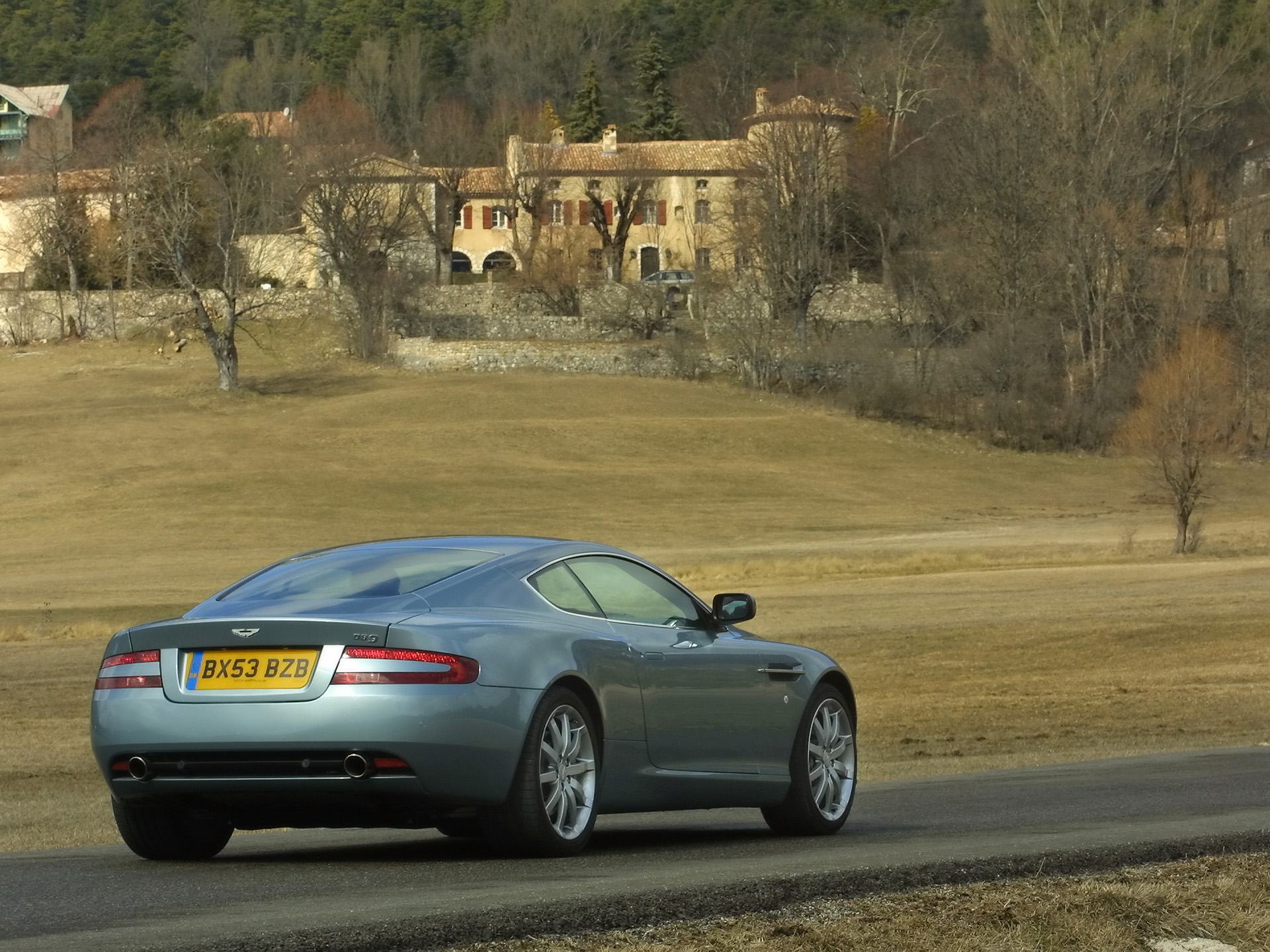 Aston Martin db9 2004