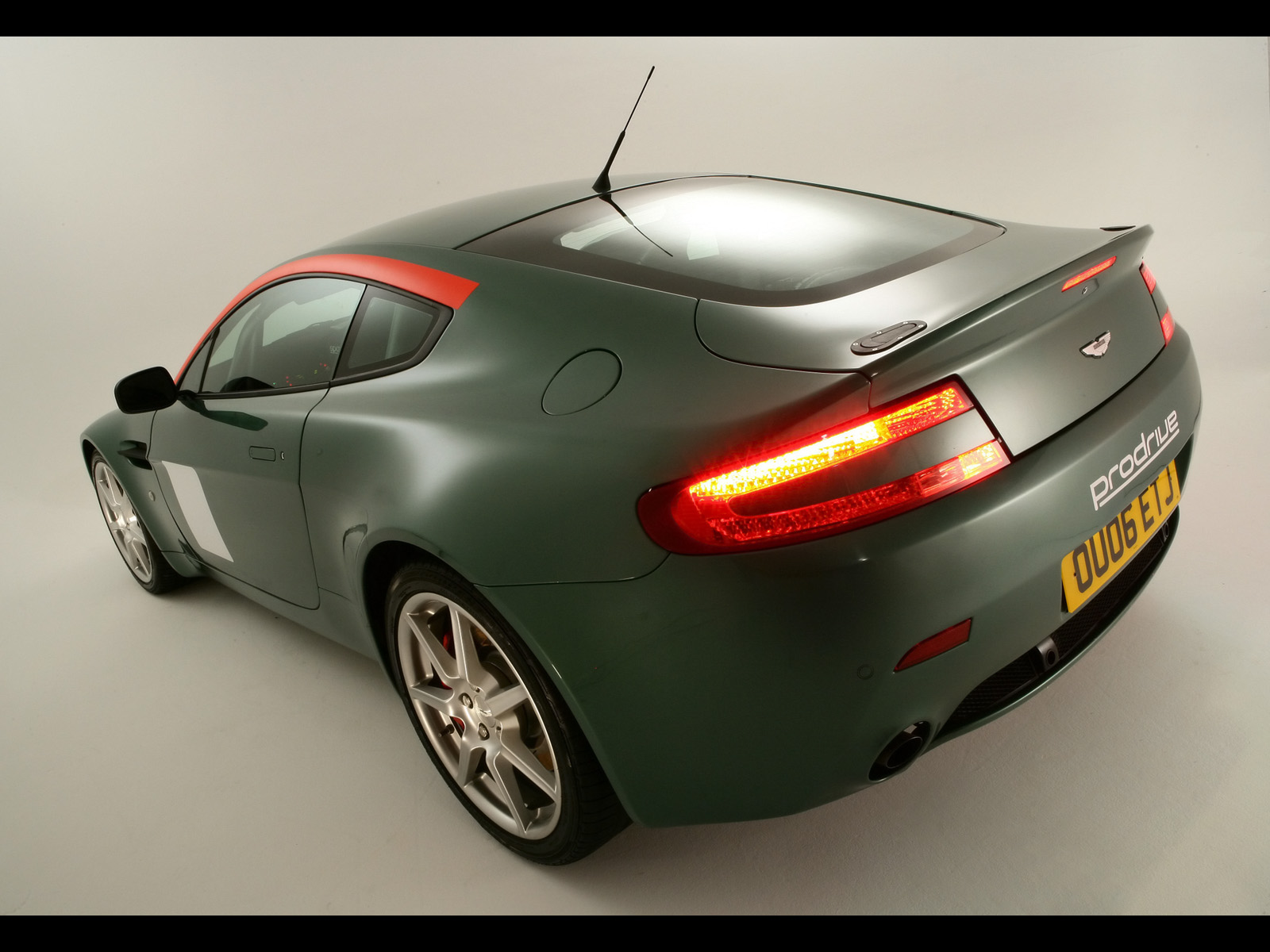 Aston Martin v10