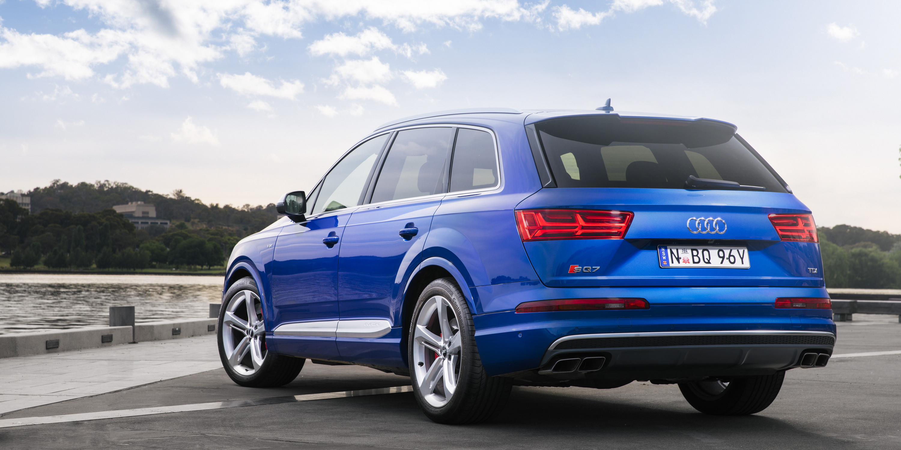 Audi sq7 фото