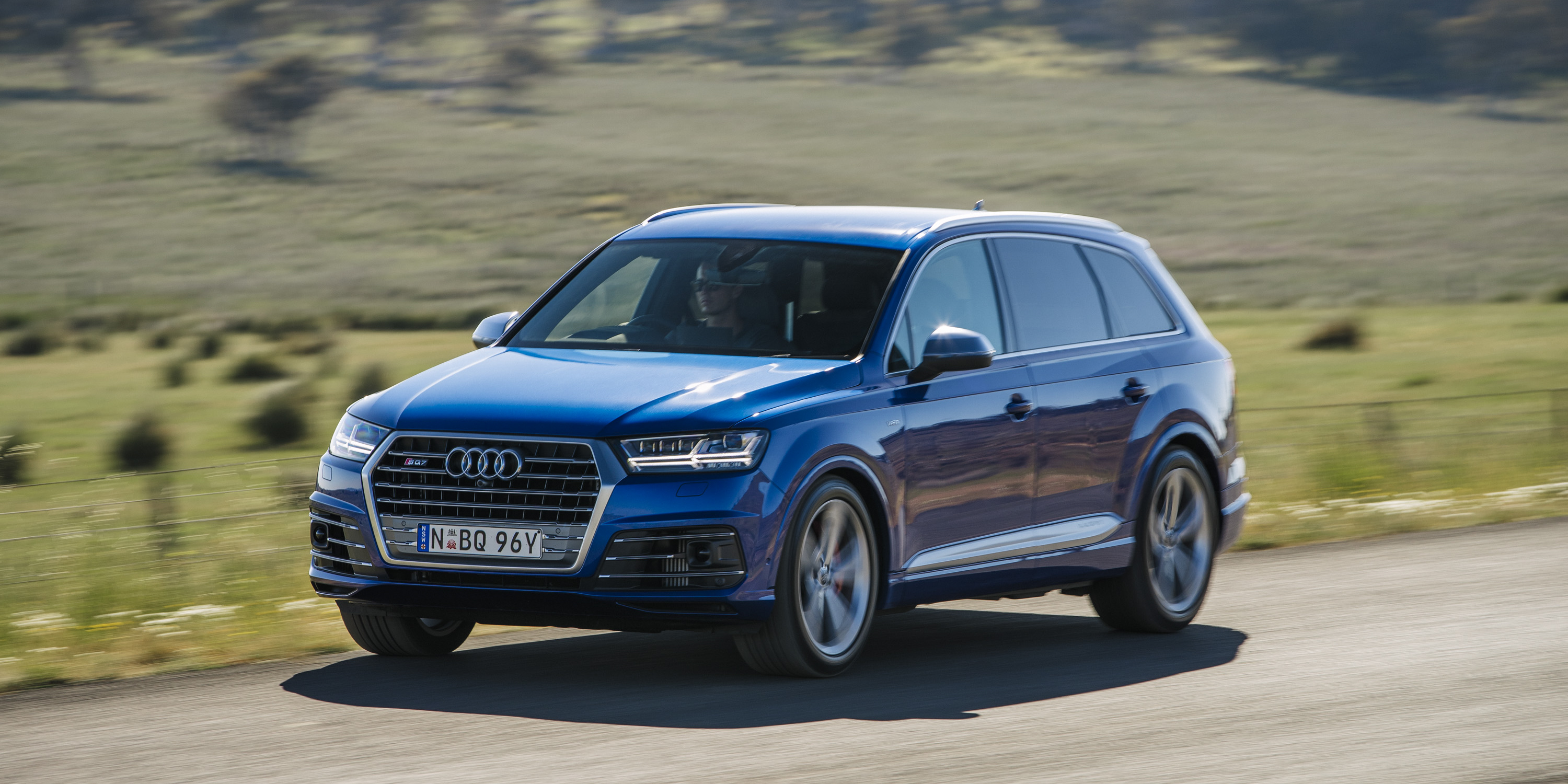 Audi sq7 фото