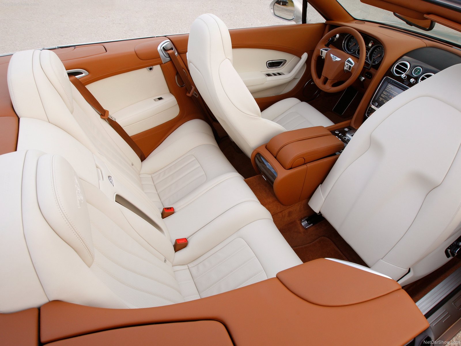 Bentley GTC Cabrio 2011