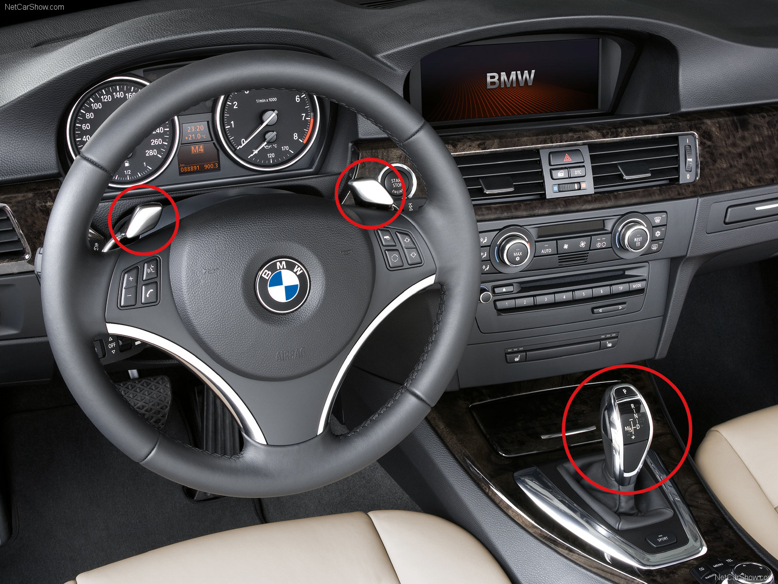 Управление bmw. БМВ 335i салон. BMW e90 335i салон. BMW e90 320i седан салон. БМВ е90 купе салон.