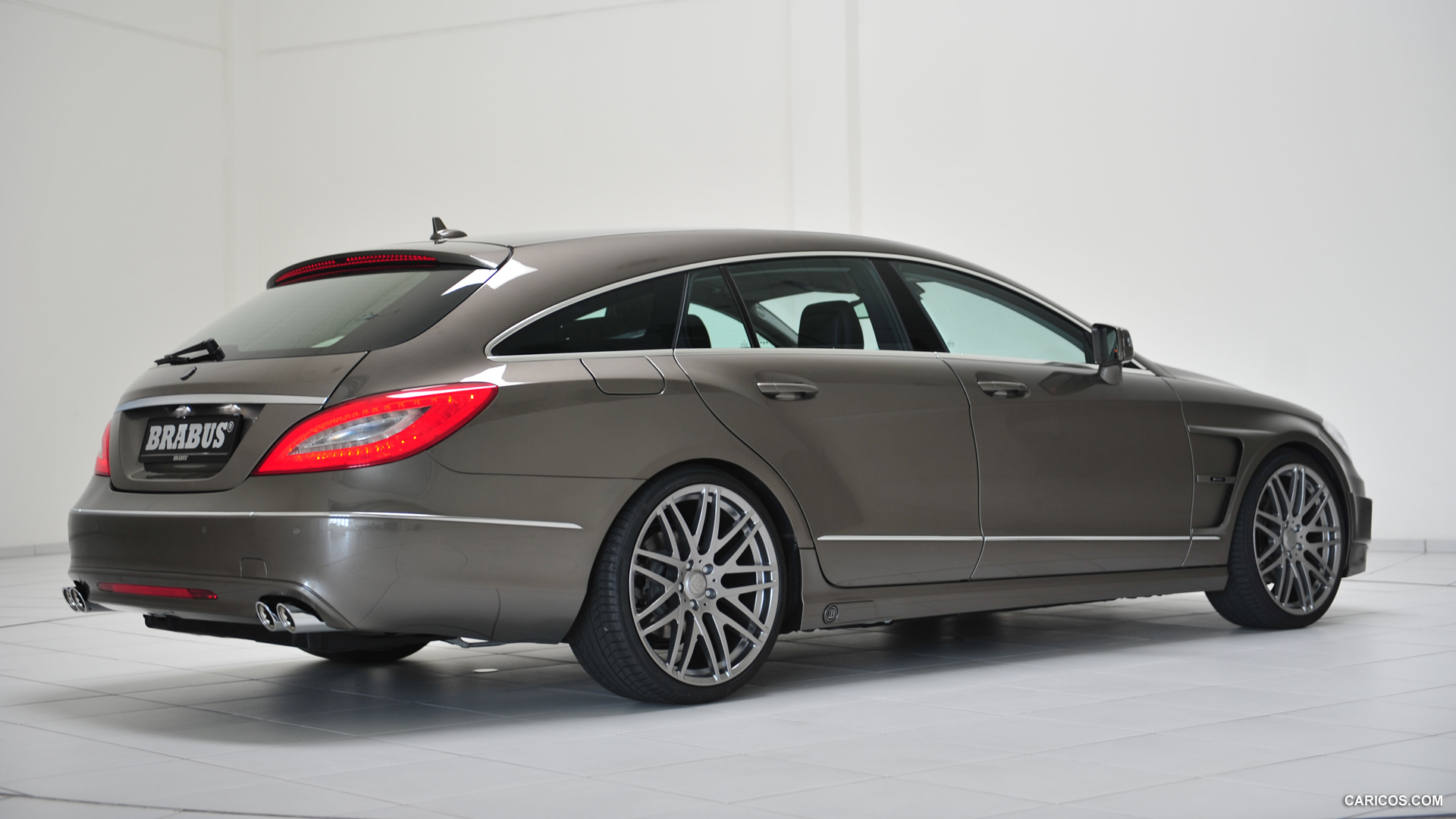 Банан универсал. Mercedes Benz CLS 63 Brabus. Мерседес CLS 63 shooting Brake.