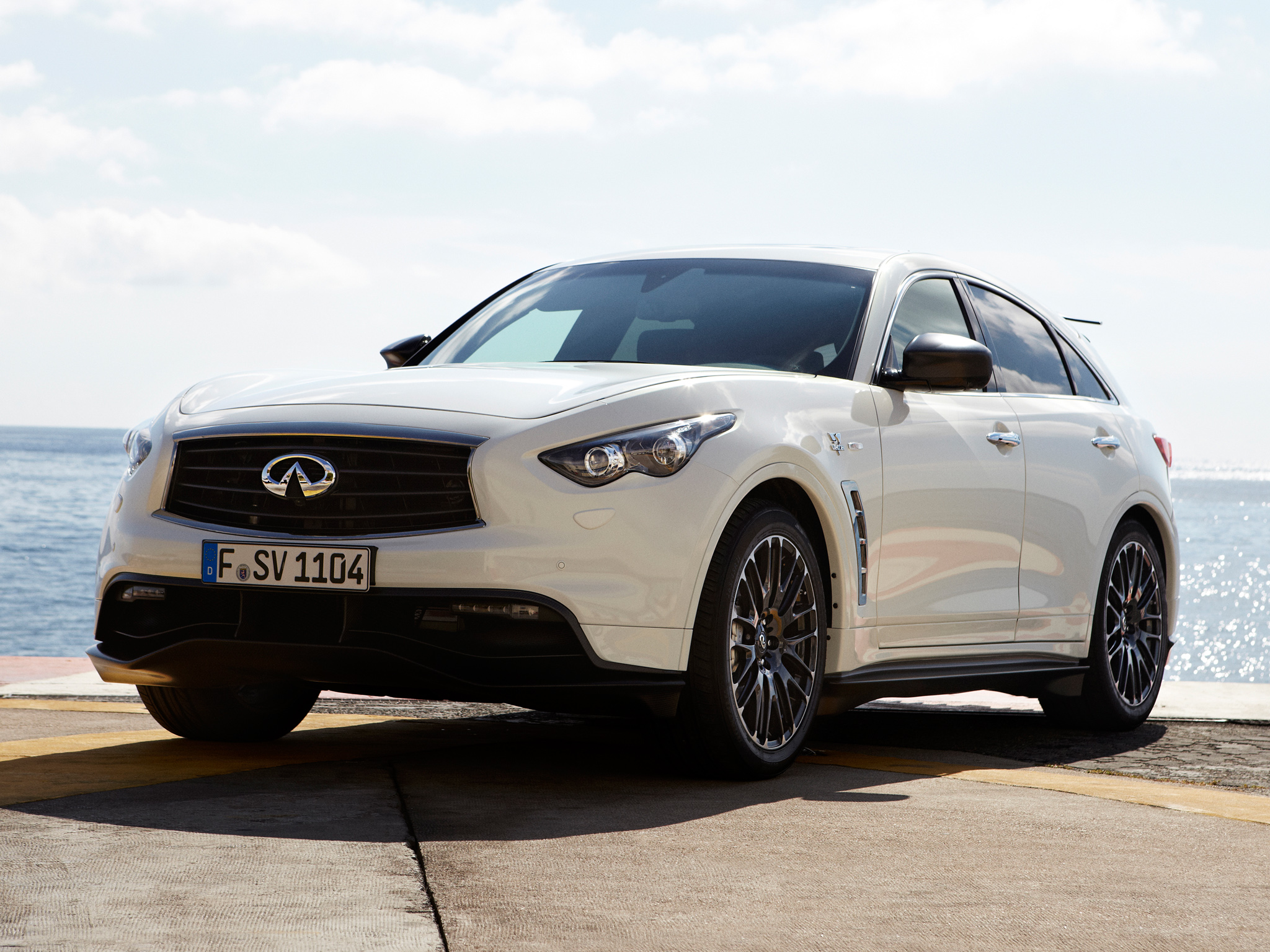 Фото infiniti fx50s