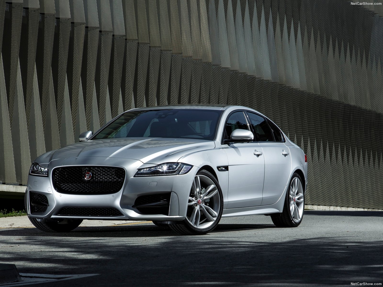 Jaguar xf фото