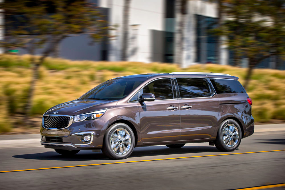 Kia Sedona Minivan 2016 белая