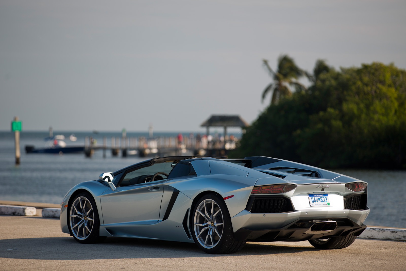 Lamborghini Aventador lp700 4 Roadster Silver