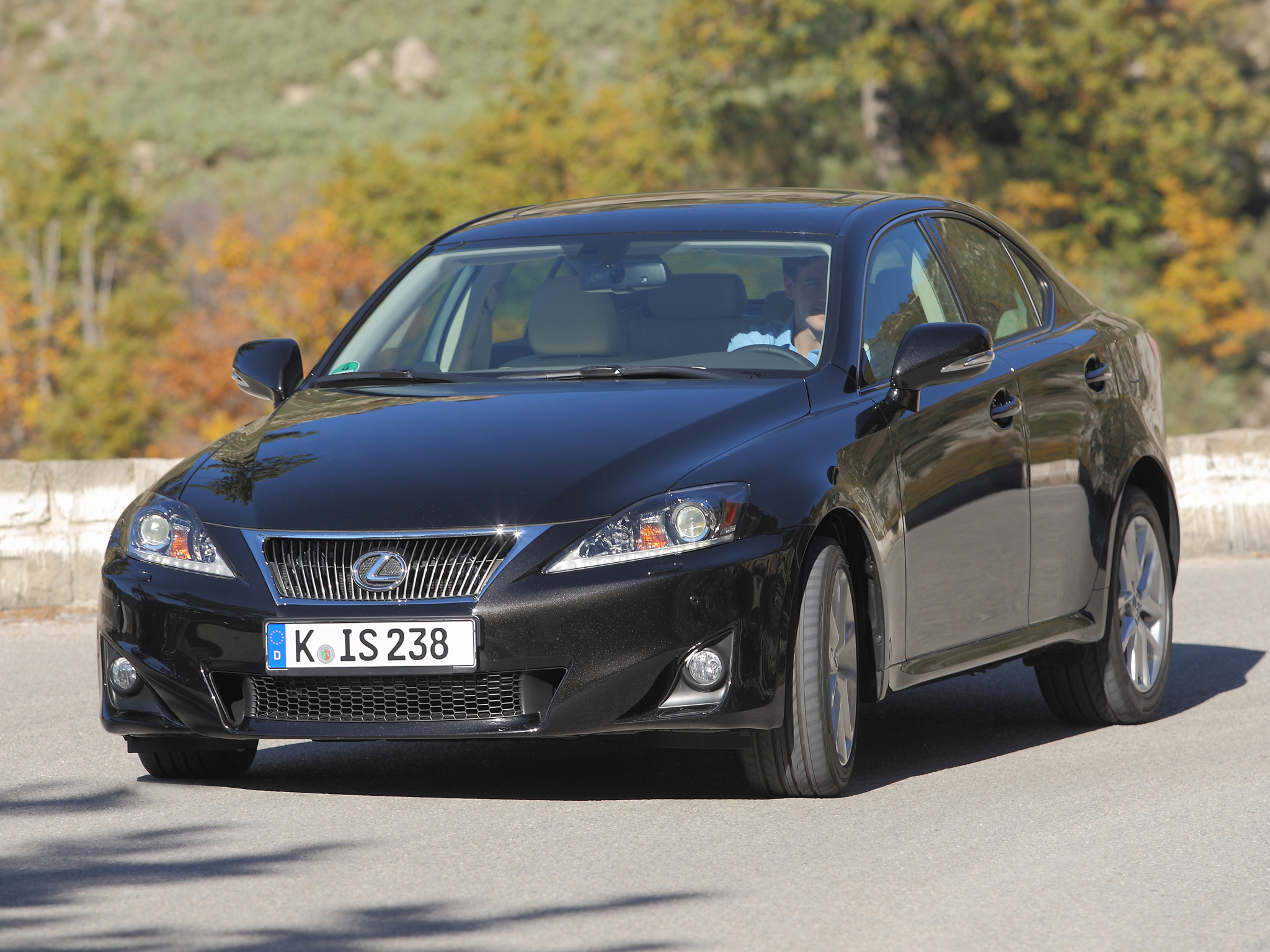 Lexus is 200 слабые места