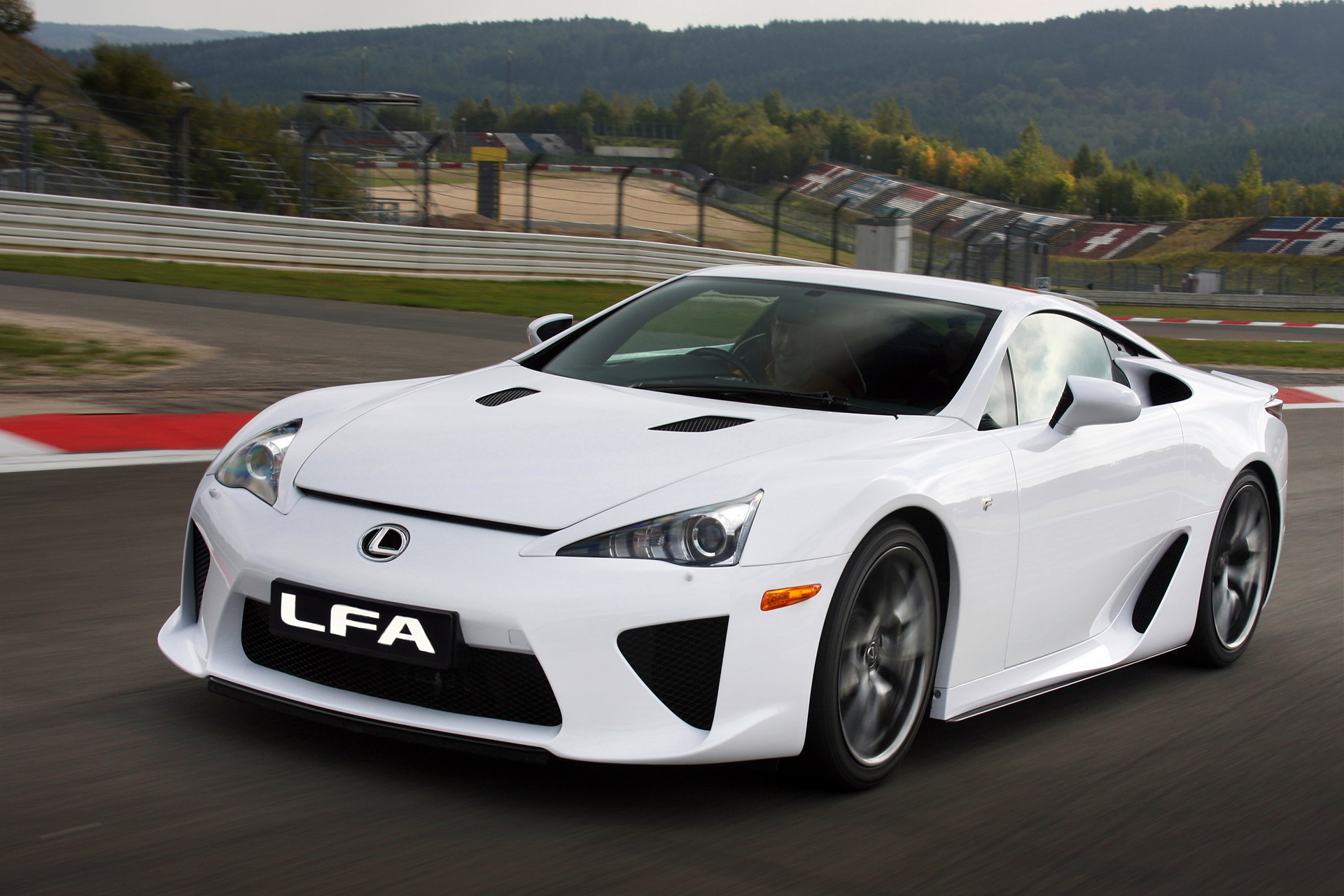 Lexus LFA Япония