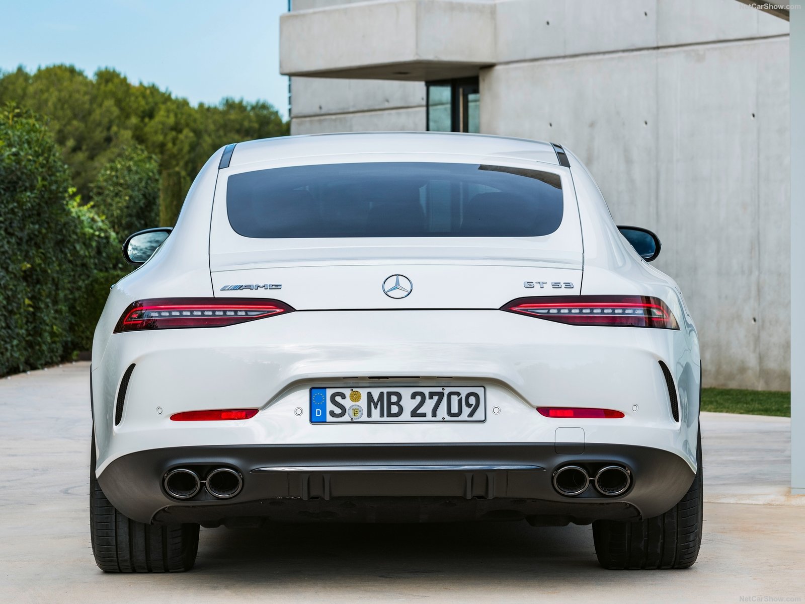 Mercedes AMG gt White