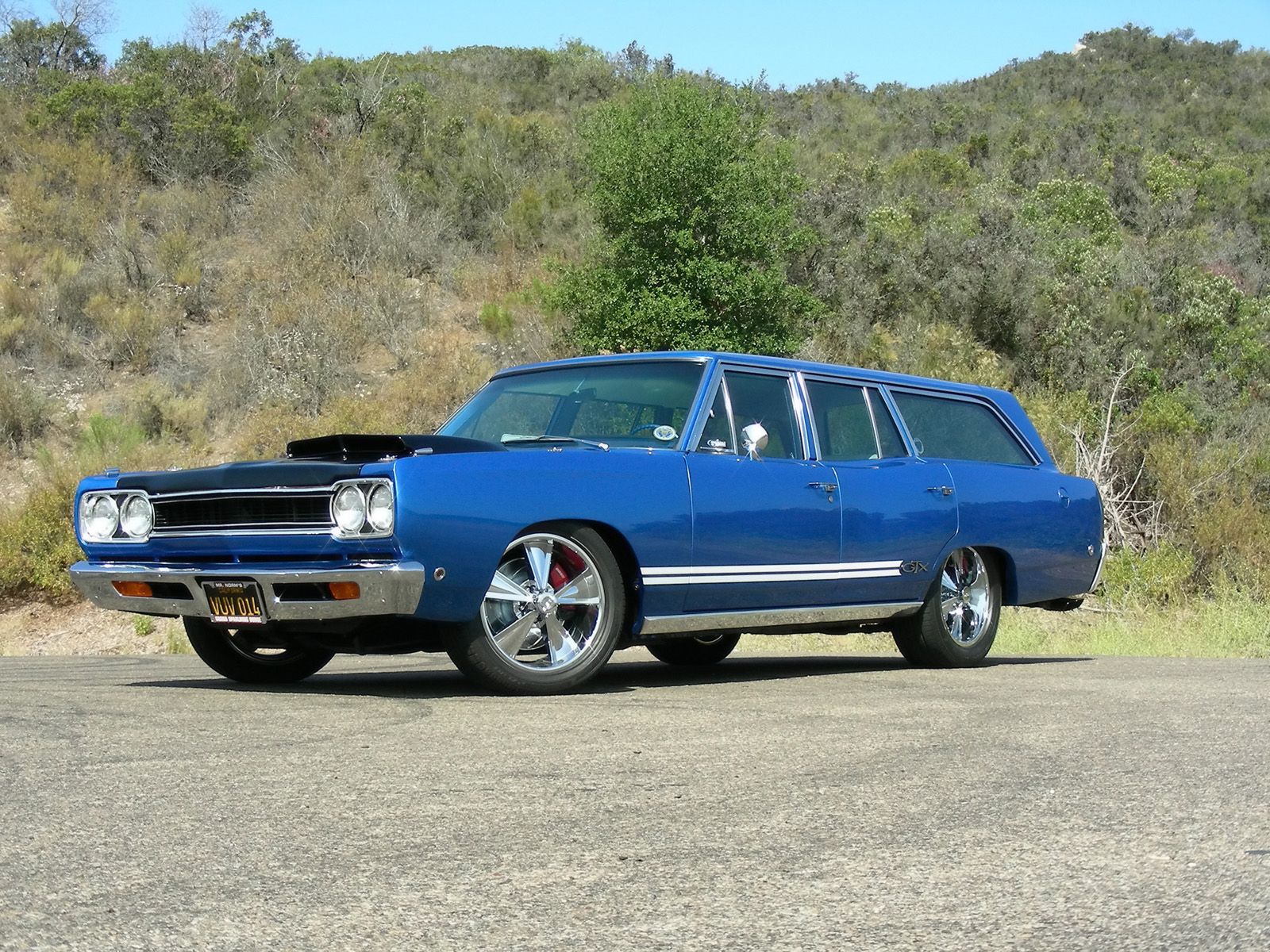 Universal car много денег. 1968 Plymouth Satellite Wagon. Плимут универсал. Plymouth Wagon 1968. Plymouth универсал.