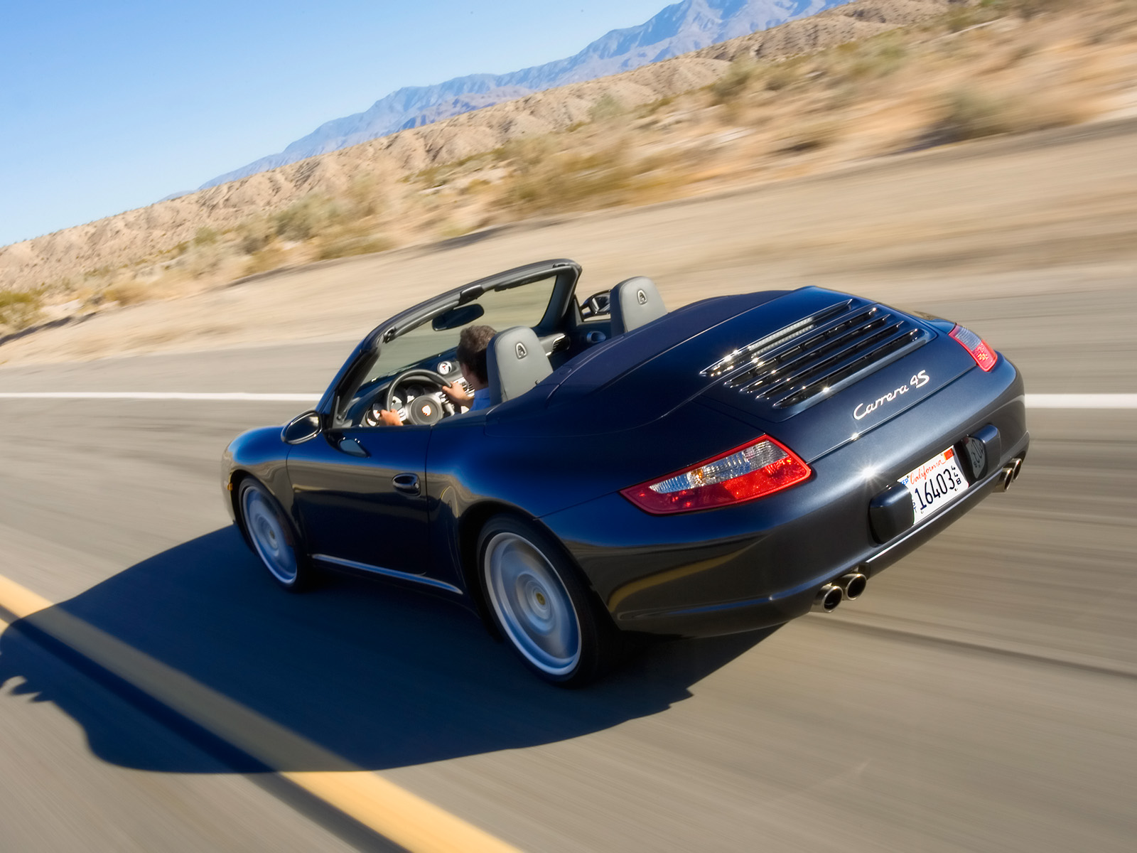 Porsche 911 Carrera Cabriolet коричневый