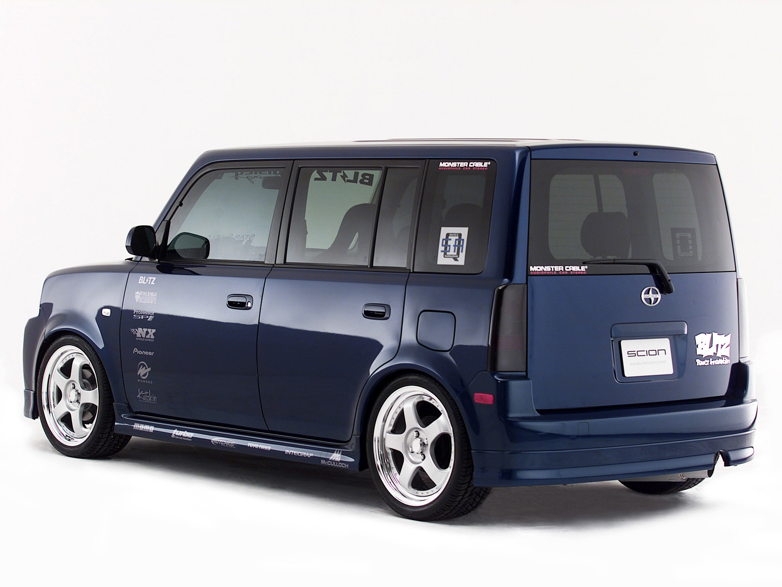 Тойота Scion XB