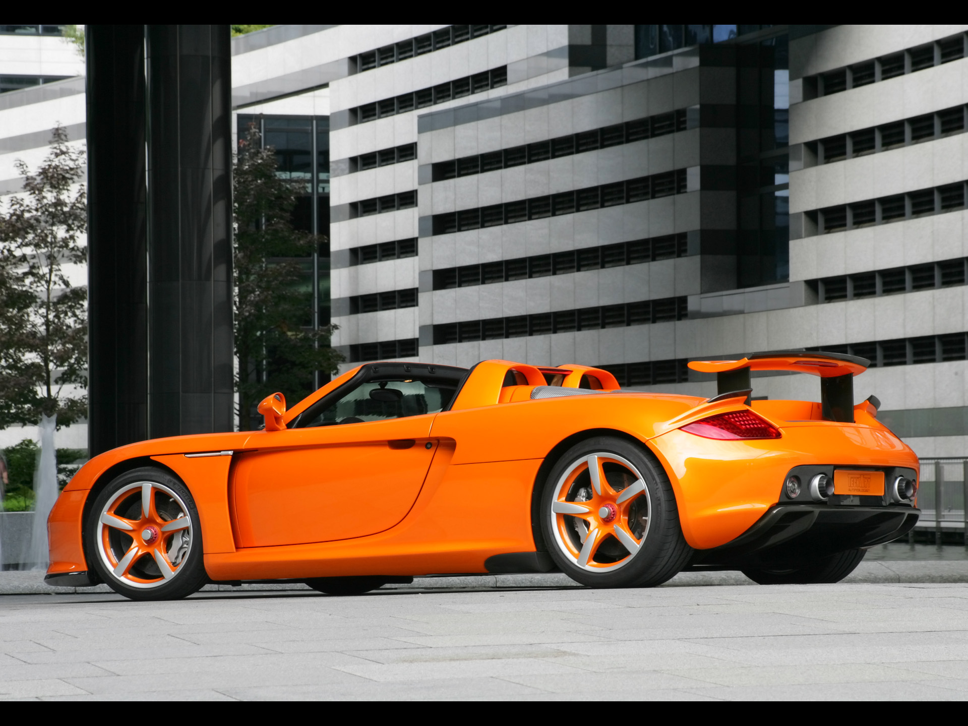 картинки оранжевых машин